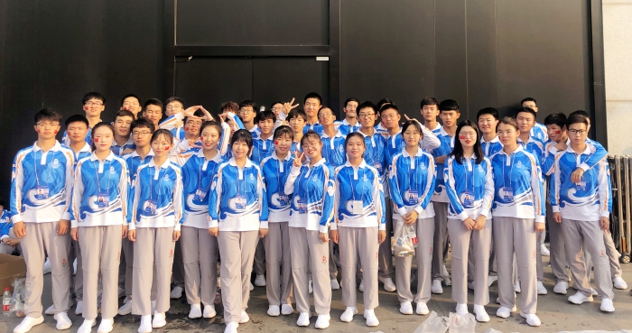 能源师生参加新中国成立70周年“圆梦奥运”群众游行方阵