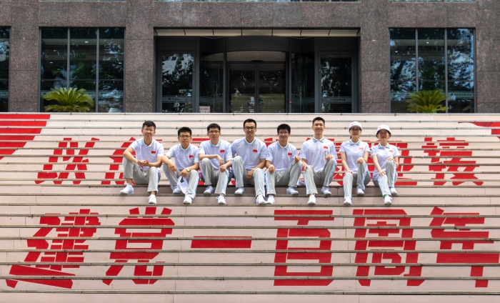 能源学子参加庆祝中国共产党成立100周年志愿服务合影1